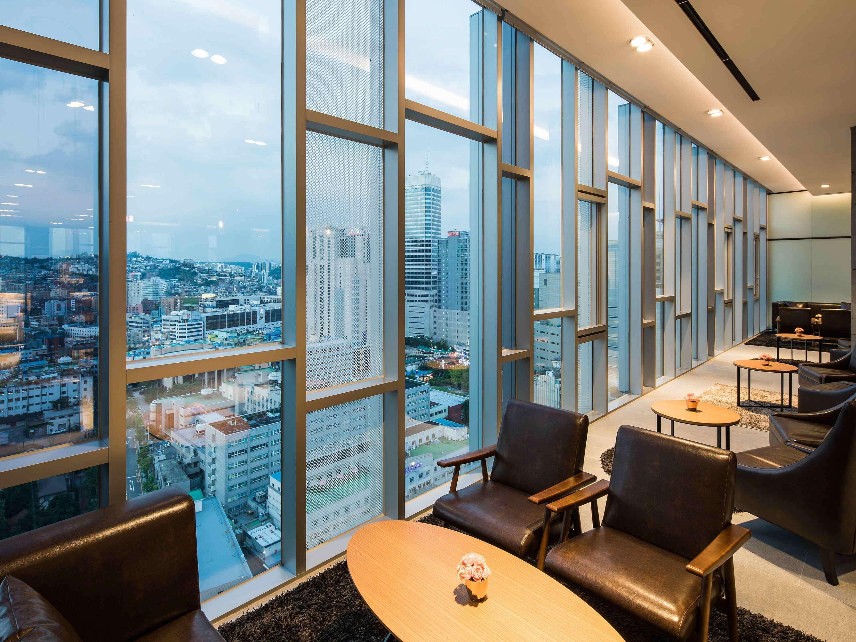 Novotel Ambassador Seoul Dongdaemun Hotels & Residences Экстерьер фото