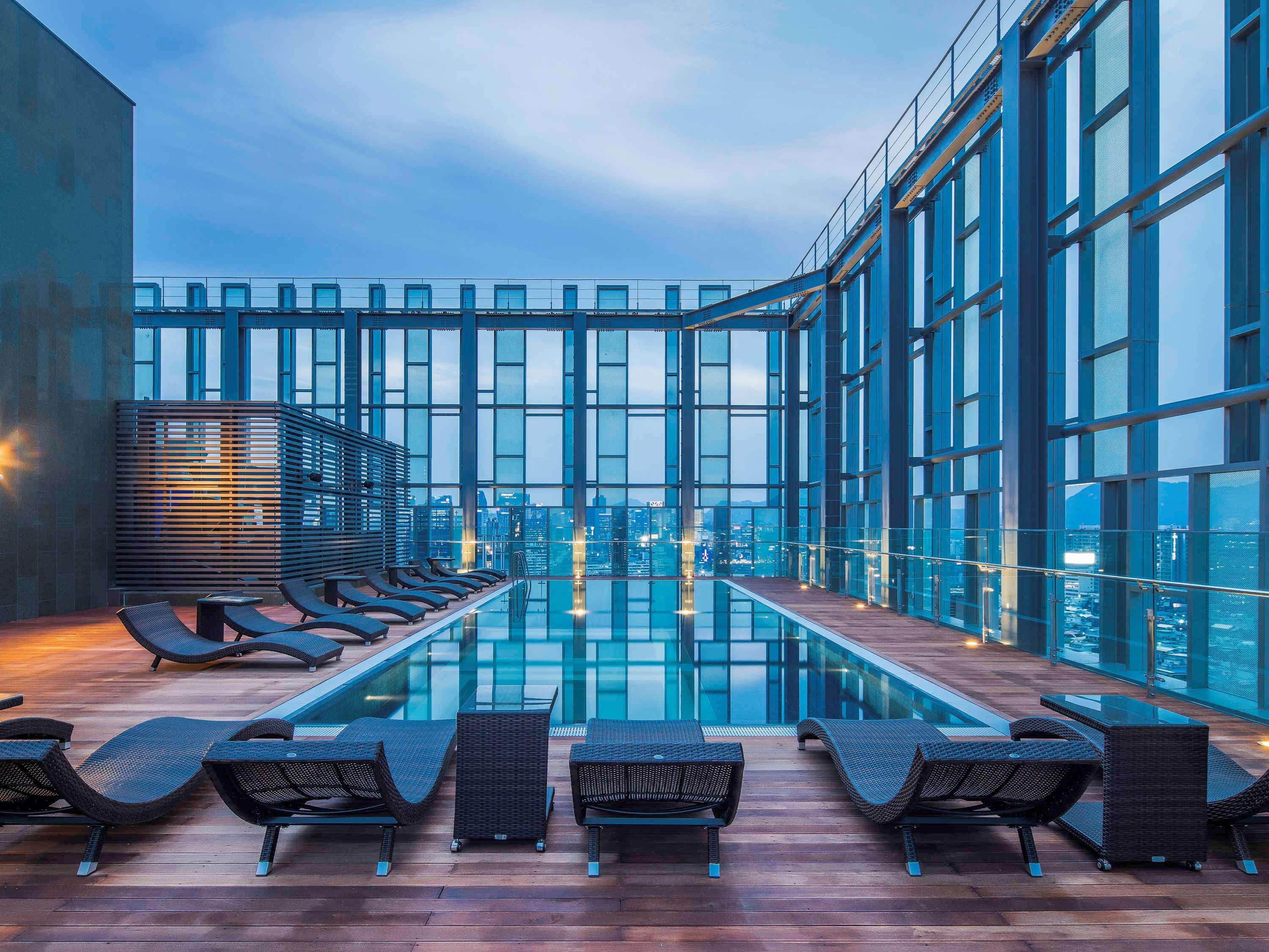 Novotel Ambassador Seoul Dongdaemun Hotels & Residences Экстерьер фото