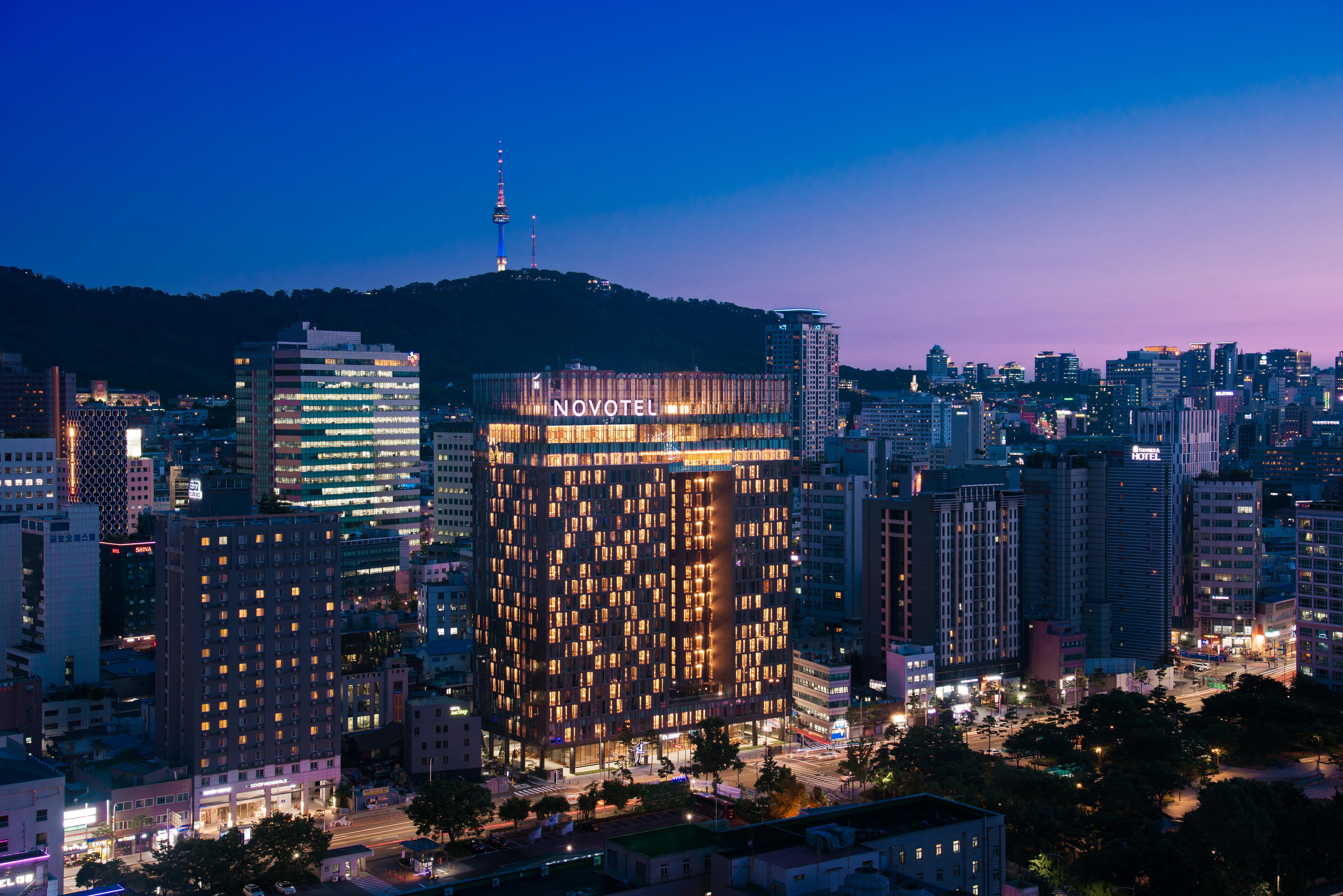 Novotel Ambassador Seoul Dongdaemun Hotels & Residences Экстерьер фото