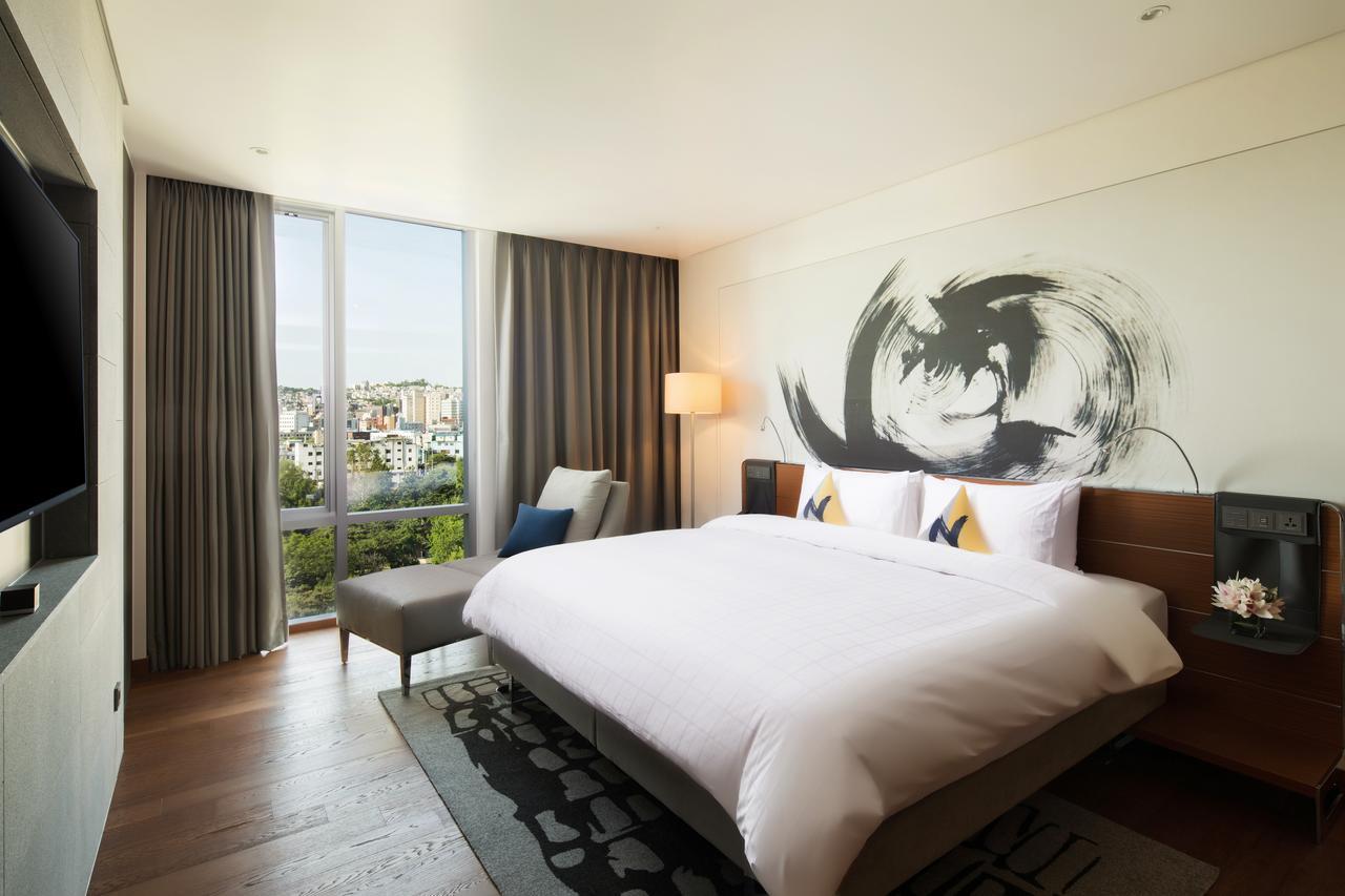 Novotel Ambassador Seoul Dongdaemun Hotels & Residences Экстерьер фото